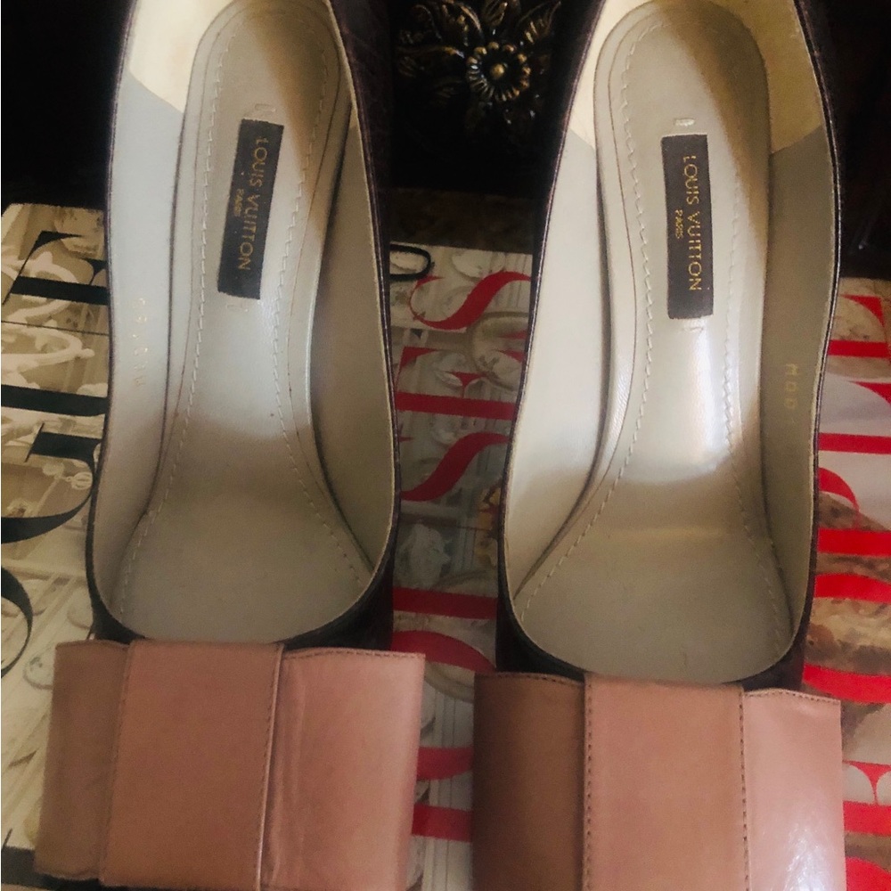 Louis Vuitton Women's Heels in Mahogany and Pink - Picture 2 of 7